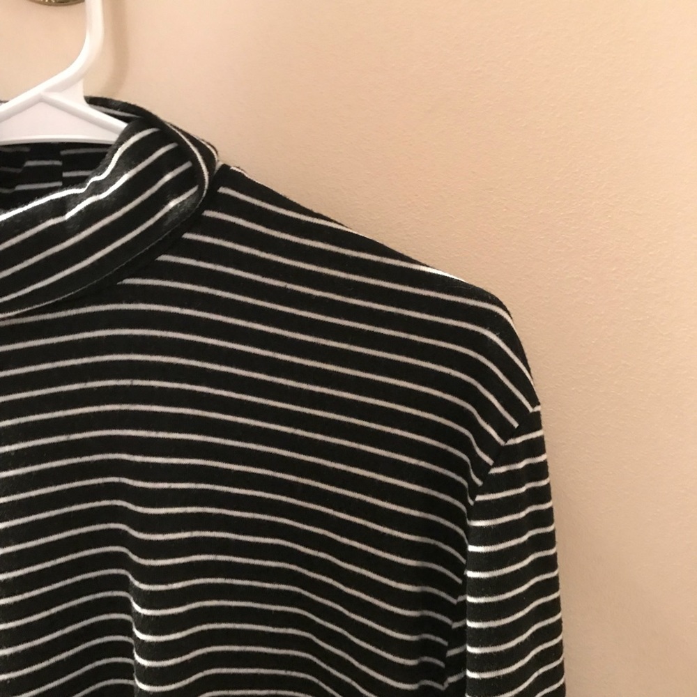 Soft black and white turtleneck